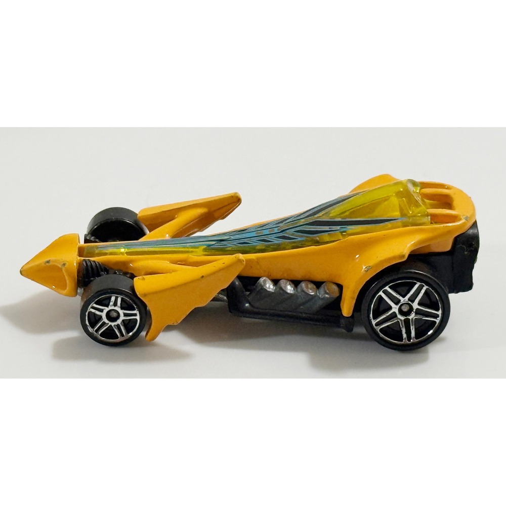 Hot Wheels Praying Menace Kids 1:64 Yellow 2011 Thrill Racers Prehistoric Car